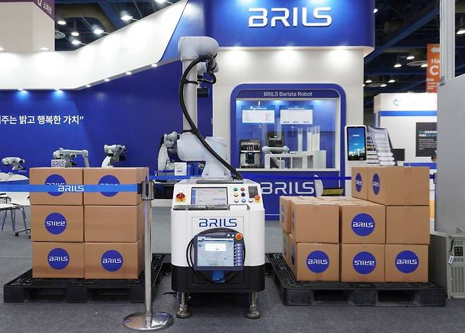 브릴스 '팔레타이징 로봇(물류 로봇, AI 안전관제 솔루션)'. 브릴스 제공