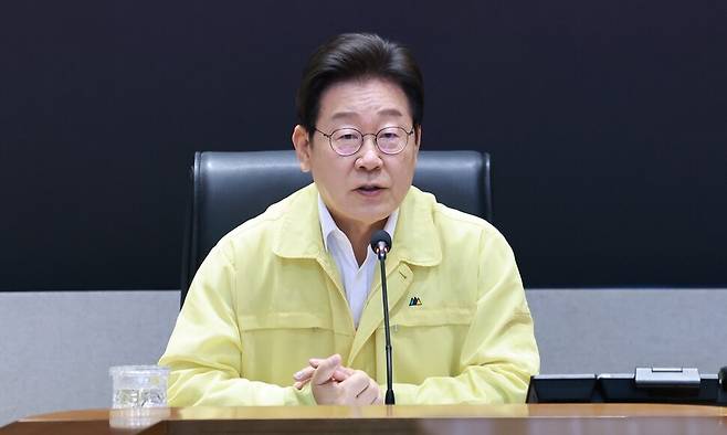 이재명 대통령이 지난 18일 정부서울청사 중앙재난안전상황실 서울상황센터에서 집중호우 대처상황 점검회의를 주재하고 있다. 대통령실 제공
