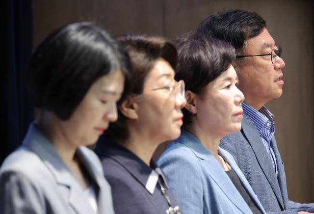 국회 여성가족위원회 소속 국민의힘 의원들이 16일 국회 소통관에서 강선우 여성가족부 장관 후보자 사퇴를 촉구하며 기자회견을 하고 있다. 연합뉴스