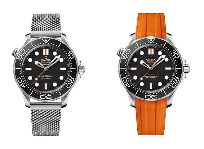 메시 형태 스틸 브레이슬릿 또는 오렌지색 고무 스트랩 버전으로 각각 선보인다. 사진 오메가