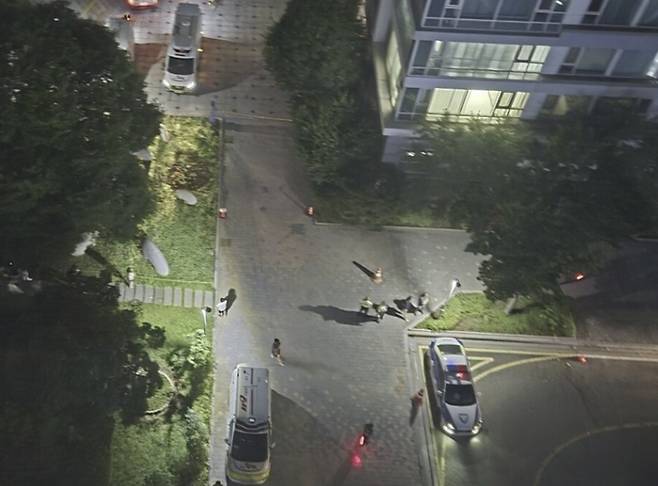 ▲ 총기 사건 현장에 출동한 경찰과 소방 당국 [연합뉴스]