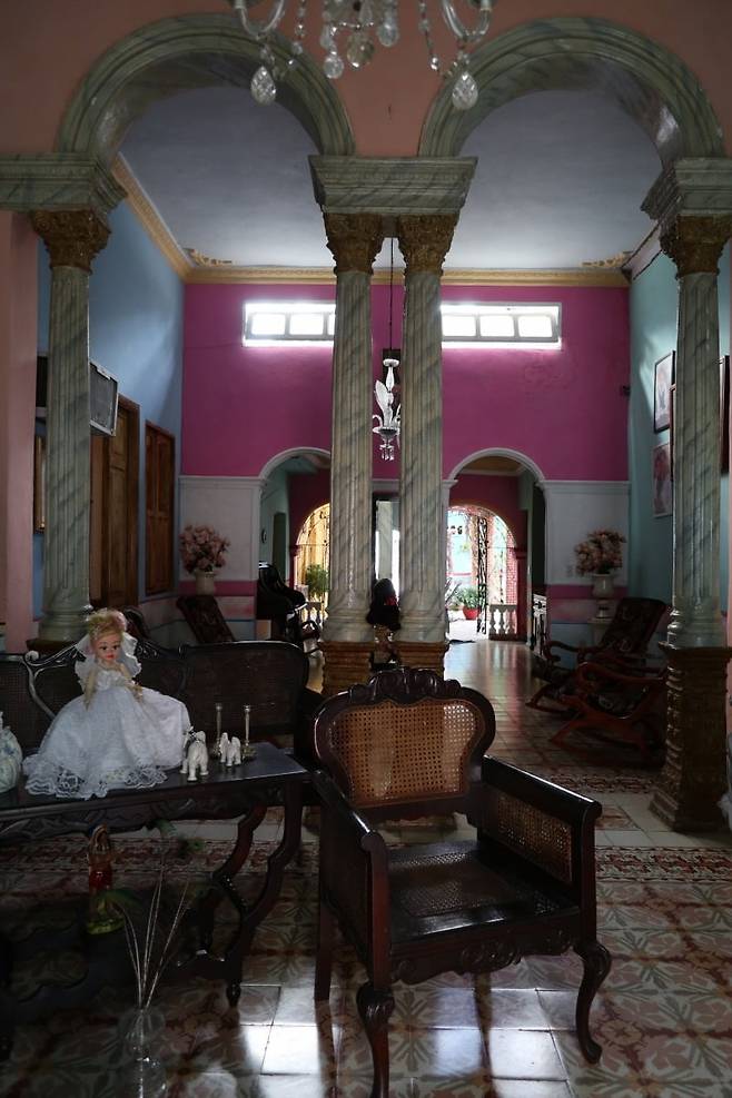 쿠바 아바나 올드타운에서 볼 수 있는 '카사 파르티쿨라르'. / 사진. ⓒ 서정