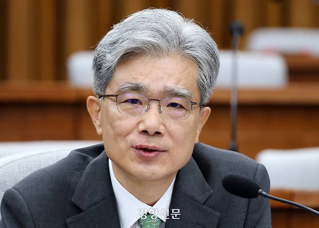 김상환 헌법재판소장 후보자가 21일 국회에서 열린 인사청문회에서 의원질의에 답하고 있다. 박민규 선임기자