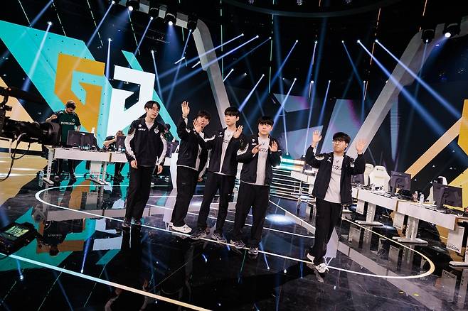 Gen.G players pose for a photo during the EWC 2025 held in Riyadh, Saudi Arabia (EWC 2025)