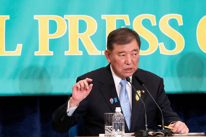 2일 이시바 시게루 일본 총리가 도쿄 일본기자클럽에서 열린 8개 정당 대표 토론회에 참석하고 있다. /로이터=뉴스1