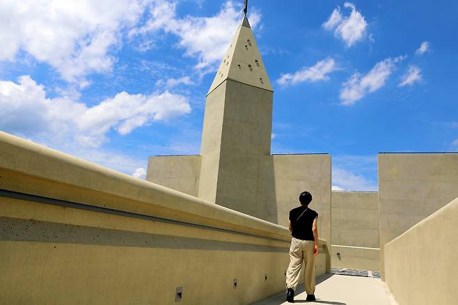 성 베네딕도 왜관수도원 하늘성당으로 건너는 다리