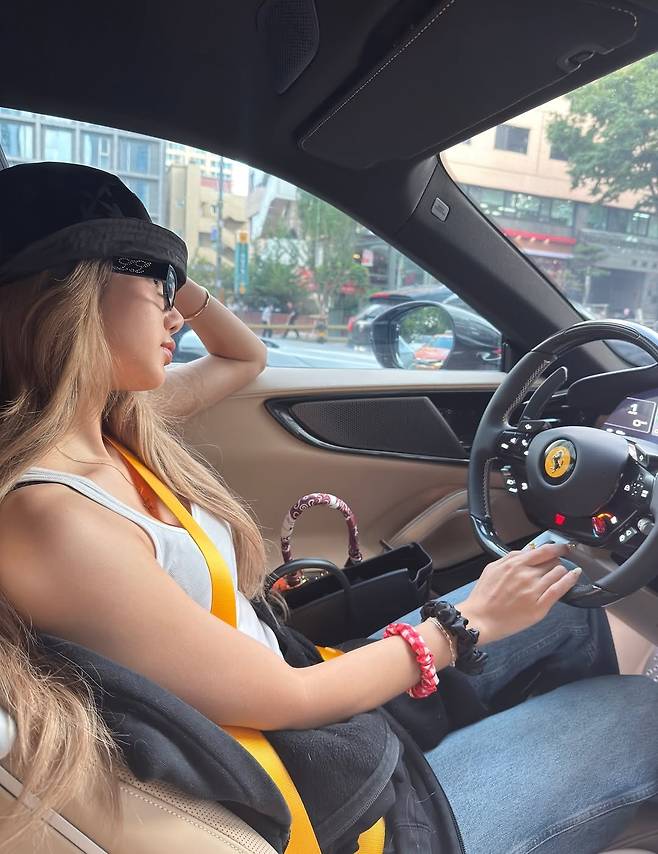 블랙핑크 리사 SNS 캡처