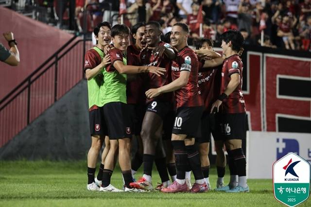 부천FC 선수단. /사진=한국프로축구연맹 제공
