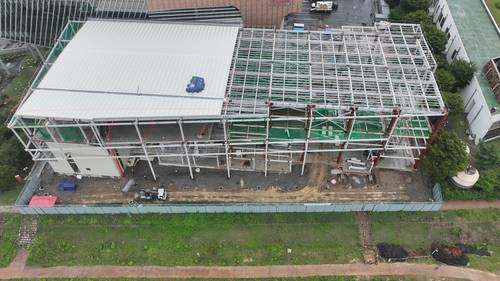 지붕 공사 진행 중인 APEC 정상회의 미디어센터 [유원종합건설 제공. 재판매 및 DB 금지]