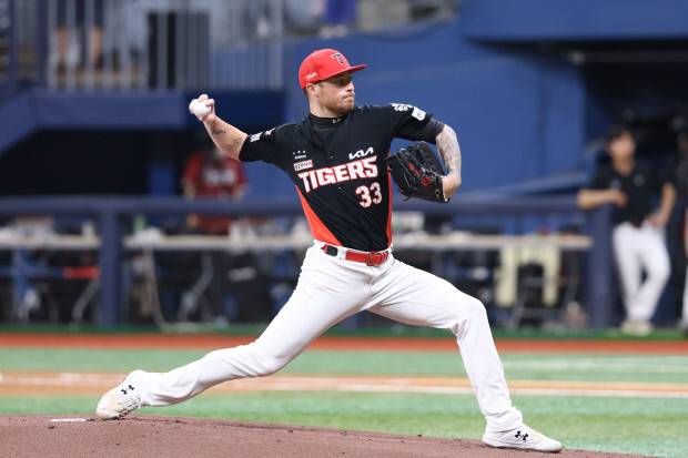 KIA 타이거즈 아담 올러가 지난달 25일 고척스카이돔에서 열린 2025 신한 SOL뱅크 KBO리그 키움 히어로즈와의 원정 경기에서 역투하고 있다. KIA 타이거즈 제공