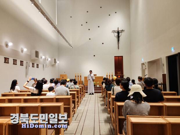 칠곡 성 베네딕도회 왜관수도원 문화영성센터는 한국관광공사가 운영하는 '요즘 여행' 7월 테마 '불편한 여행지'로 선정됐다.