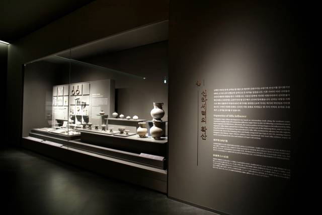 국립김해박물관 전시실./국립김해박물관/