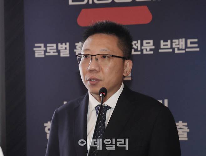 한국 시장 전략에 대해 발표하는 크리스 쳉 아시아 총괄(사진=비쎌)