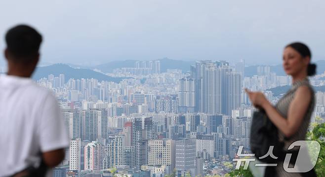 서울 남산에서 바라본 서울 아파트단지 모습./뉴스1 ⓒ News1 김명섭 기자
