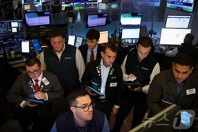 뉴욕증권거래소 트레이더들 ⓒ 로이터=뉴스1