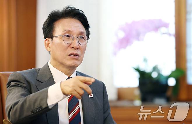 김민석 국무총리가 21일 서울 종로구 정부서울청사 집무실에서 뉴스1과 인터뷰를 갖고 있다. 2025.7.21/뉴스1 ⓒ News1 임세영 기자