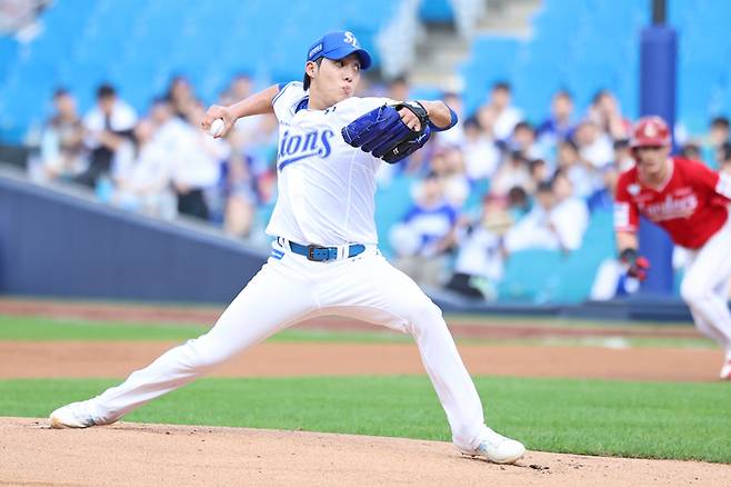 삼성 원태인이 22일 대구삼성라이온즈파크에서 열린 2025 KBO리그 SSG와 경기에 선발 등판해 역투하고 있다. 사진 | 삼성 라이온즈