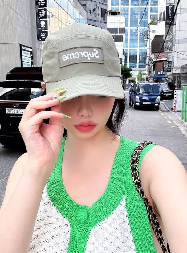 박봄SNS