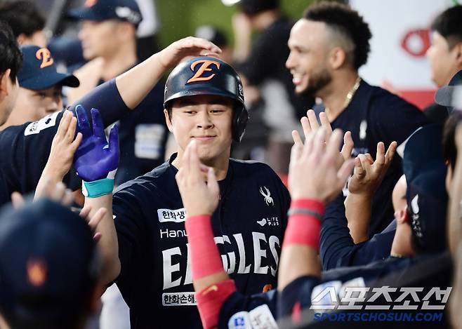 19일 수원 케이티위즈파크에서 열린 KT와 한화의 경기. 5회초 KT 우규민 상대 솔로홈런을 날린 한화 노시환. 수원=송정헌 기자songs@sportschosun.com/2025.07.19/