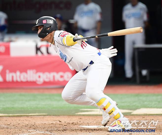 19일 수원 케이티위즈파크에서 열린 KT와 한화의 경기. 타격하는 KT 안현민. 수원=송정헌 기자songs@sportschosun.com/2025.07.19/