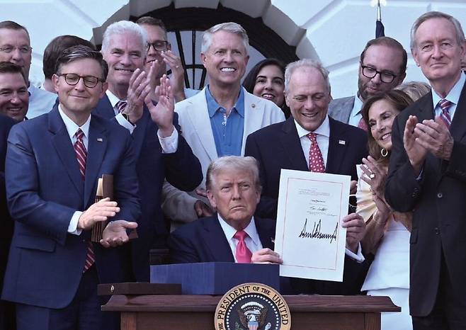 지난 4일 워싱턴 D.C. 백악관에서 OBBBA에 서명하는 도널드 트럼프 미국 대통령/AFP연합