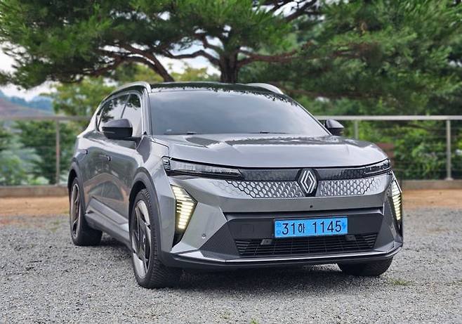 세닉 E-Tech 정측면. ⓒ데일리안 정진주 기자