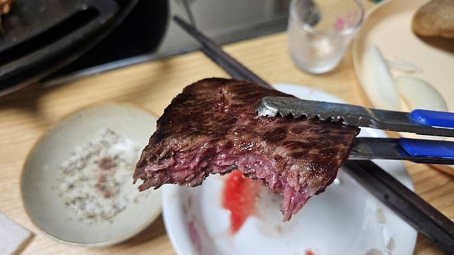 20250721_213813.jpg 저녁 손주 생일이라고 오마니가 사준 한우