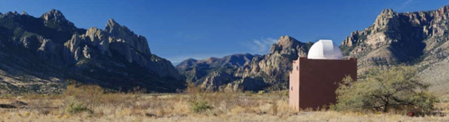 세상에서 가장 맑고 어두운 "100년 전의 밤하늘"을 간직하고 있다는 애리조나주 천문인 마을 '스카이 빌리지'에 지은 에스페나크 부부의 '비프로스트 천문대'. astropixels.com