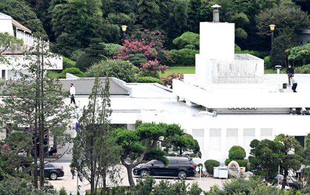 2022년 8월 31일 윤석열 당시 대통령 부부 입주를 앞두고 막바지 공사 작업이 진행되고 있던 서울 용산구 한남동 대통령 관저 모습. 서재훈 기자·한국일보 자료사진