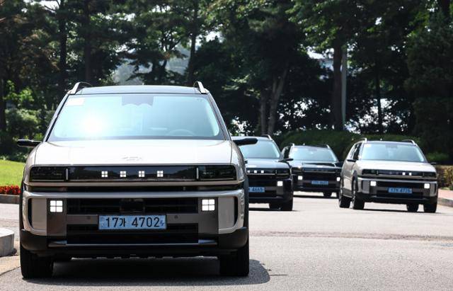 현대자동차가 최근 새로 출시한 수소연료전지전기차 '디 올 뉴 넥쏘' 시승회가 열린 18일 서울 강서구 메이필드호텔에서 차량들이 줄지어 이동하고 있다. 뉴시스