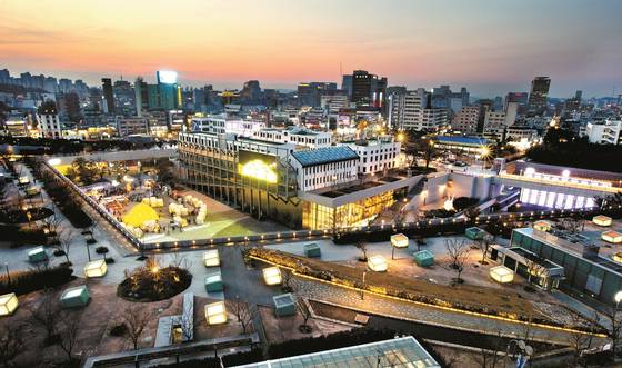 광주광역시 동구 옛 전남도청 일대에 2015년 문을 연 국립아시아문화전당. [중앙포토]