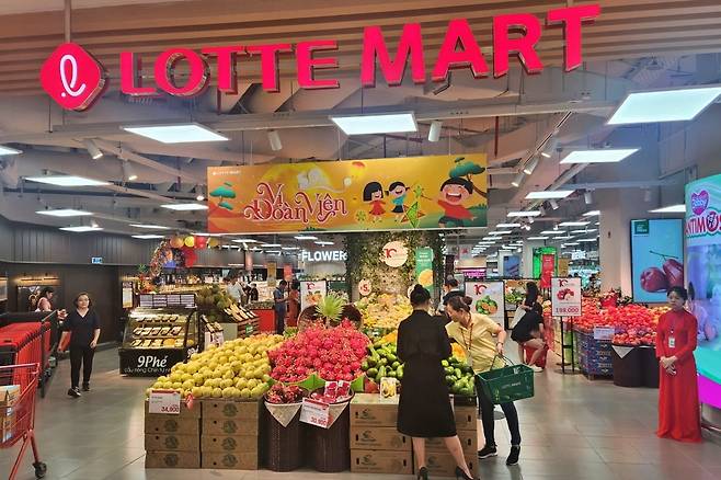 베트남 롯데마트 하노이센터점 매장 입구 전경 / 사진=롯데쇼핑 제공