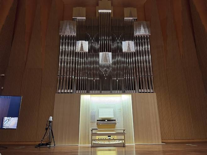 엘림홀 오르간 / 사진. © 권혜린