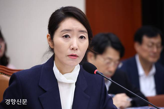 강선우 여성가족부 장관 후보자가 지난 14일 국회 여성가족위원회에서 열린 인사청문회에 참석해 질의에 답변하고 있다. 권도현 기자