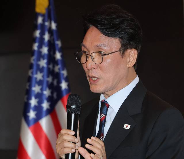 김민석 국무총리가 22일 서울 여의도 콘래드서울 호텔에서 열린 주한미국상공회의소(암참) 세미나에서 기조연설을 하고 있다. 연합뉴스