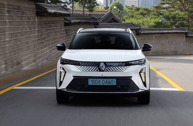 르노 세닉 이테크 전면부 [사진출처=르노]