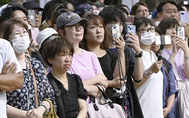 지난 9일 유세현장에 모여있는 일본 시민들. [교도통신]