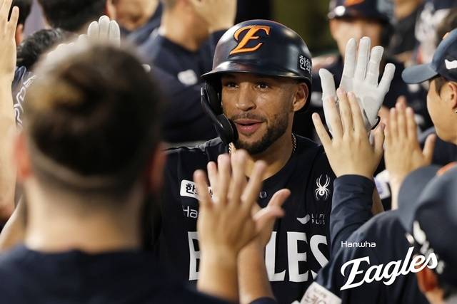 최근 정식 계약을 맺은 리베라토. 사진=한화 제공