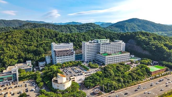 600병상 규모의 순천 성가롤로병원.