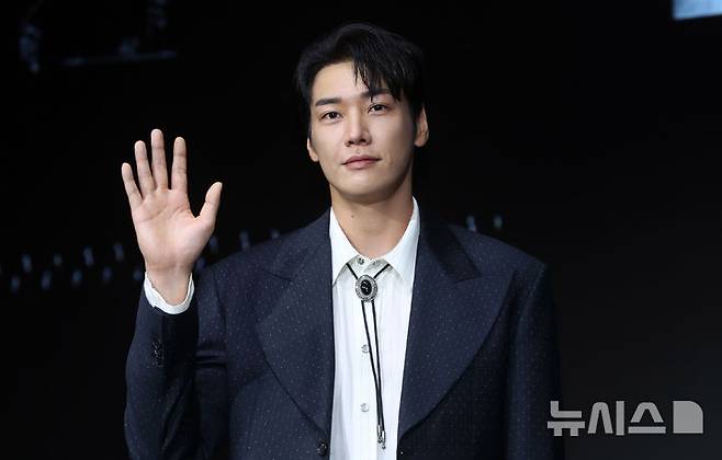 [서울=뉴시스] 김혜진 기자 = 배우 김영광이 22일 오전 서울 마포구 호텔 나루에서 열린 넷플릭스 시리즈 '트리거'(감독 권오승) 제작발표회에서 포즈를 취하고 있다. 2025.07.22. jini@newsis.com