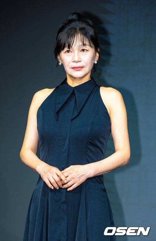 [OSEN=박준형 기자] 22일 서울 호텔 나루 서울 엠갤러리에서 넷플릭스 시리즈 '트리거' 제작발표회가 진행됐다.배우 김남길과 김영광, 길해연, 박훈이 출연하는 ‘트리거’는 총기 청정국으로 불리는 한국에서 갑자기 출처를 알 수 없는 불법 총기가 배달되기 시작하면서 벌어지는 이야기다. 배우 길해연이 포즈를 취하고 있다. 2025.07.22 / soul1014@osen.co.kr