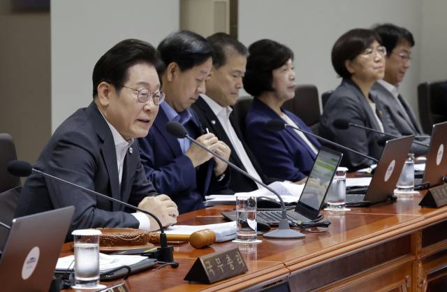 이재명 대통령이 22일 서울 용산 대통령실 청사에서 열린 국무회의를 주재하고 있다. 연합뉴스