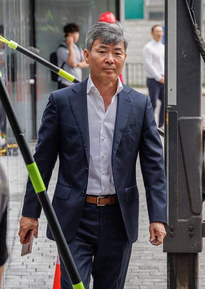 이종호 전 블랙펄인베스트 대표가 7월21일 서울 종로구 KT광화문빌딩에 마련된 김건희 여사 관련 의혹을 수사 중인 민중기 특별검사팀 사무실에 출석하고 있다. ⓒ 연합뉴스
