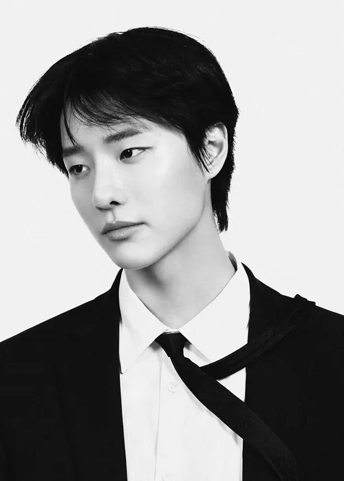 우즈. 이담 엔터테인먼트 제공