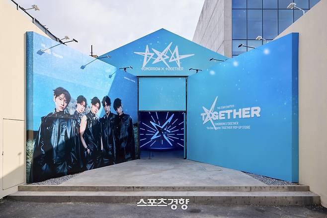 그룹 투모로우바이투게더 팝업 스토어 전경. 빅히트 뮤직 제공