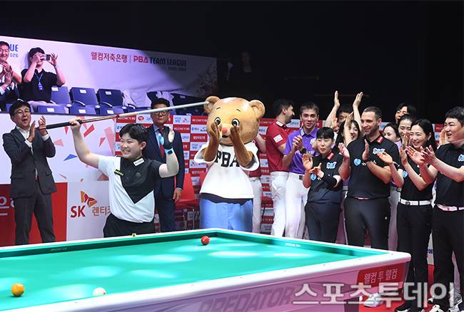 시타하는 구성욱(12세)