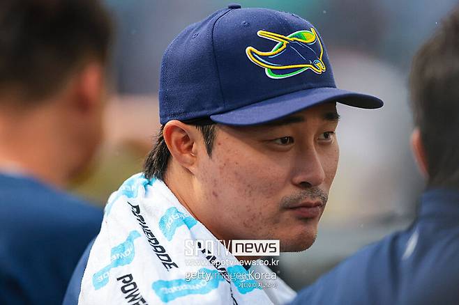 ▲ 홈에서는 덥고 습한 날씨, 그리고 긴 원정 생활을 이겨내야 하는 김하성