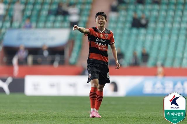 경기에 집중하는 김동진. /사진=한국프로축구연맹 제공