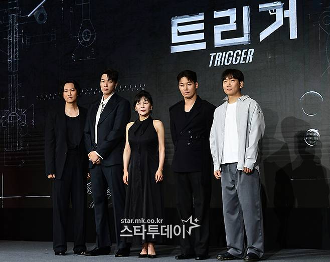 배우 김남길(왼쪽부터), 김영광, 길해연, 박훈, 권오승 감독. <강영국 기자>