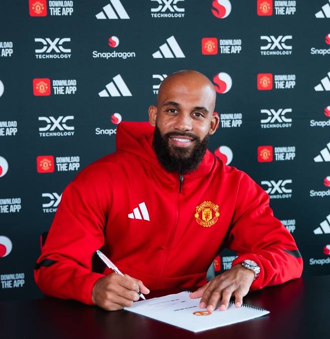 맨유에 입단한 공격수 브라이언 음뵈모 [맨유 SNS 캡처. 재판매 및 DB 금지]